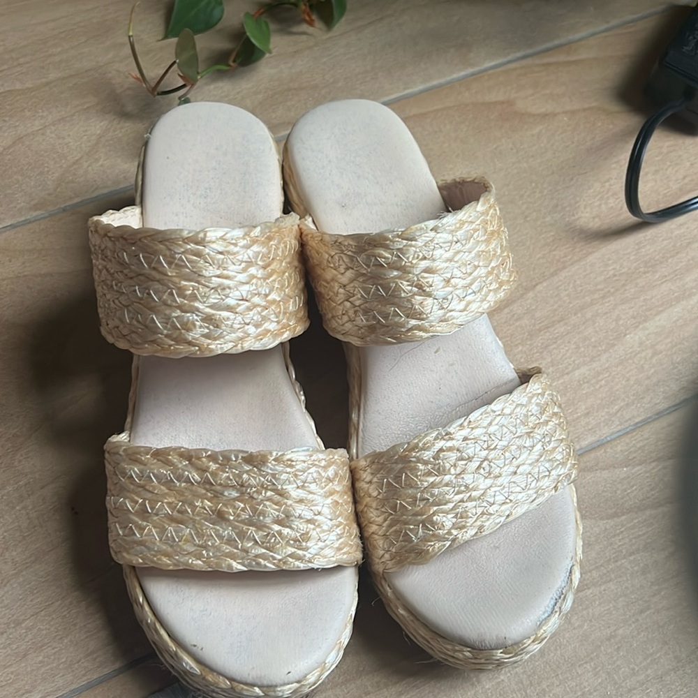 Platform sandals